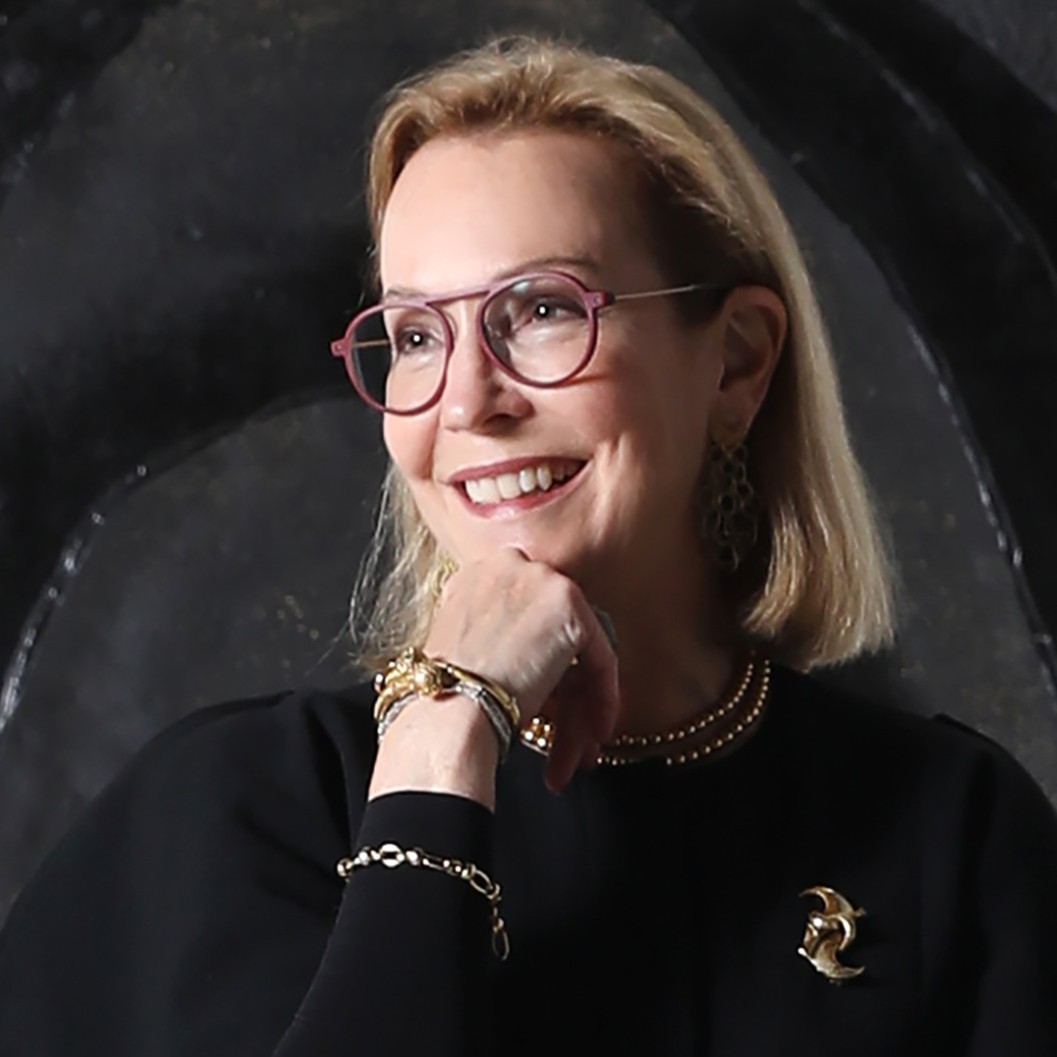 Photo of Suzanne Lovell